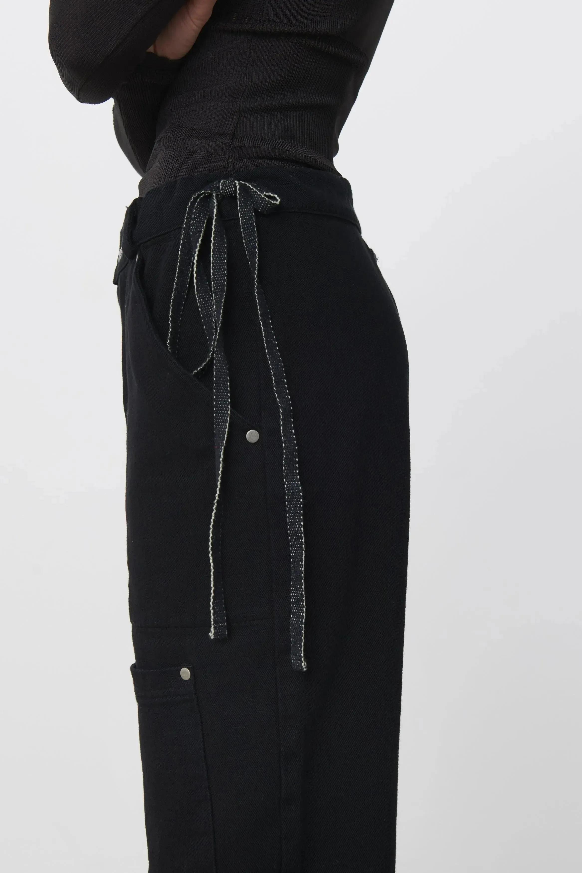 The Amelia Cargos, Jet